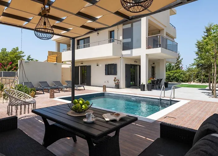 Dioni Pool House ヴィラ *